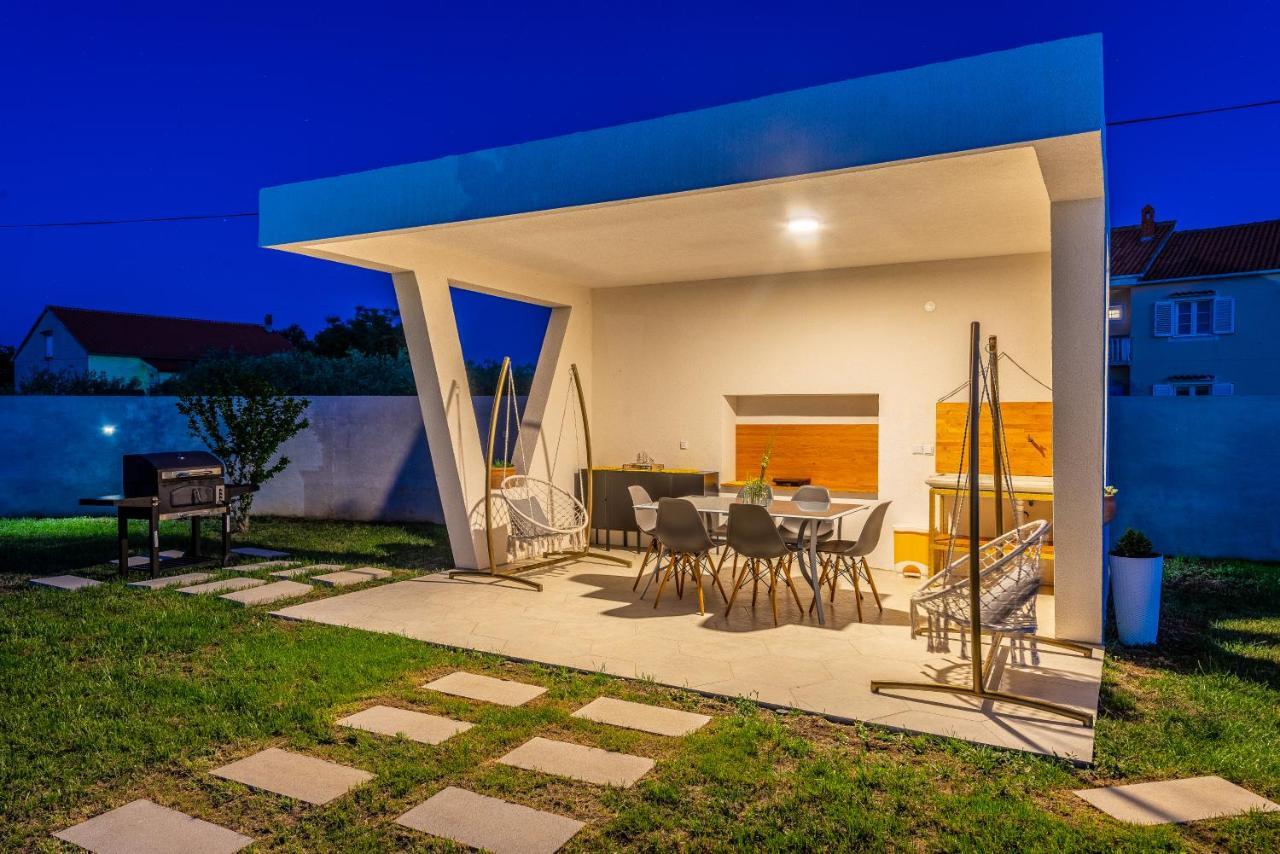 S&I Peaceful Holiday Home With Pool & Jacuzzi Galovac  Exterior foto